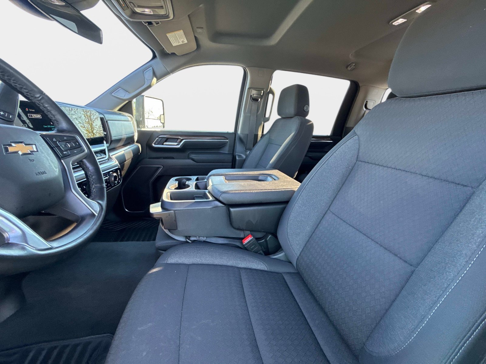 Used 2025 Chevrolet Silverado 2500 LT w/ Convenience Package AWD/4WD image 23