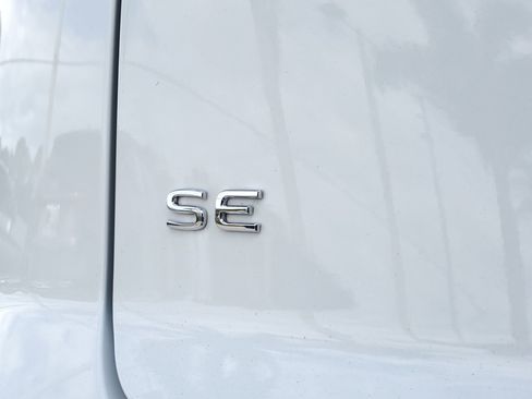 Used 2025 Volkswagen Atlas Cross Sport SE w/ Black Wheel Package image 7