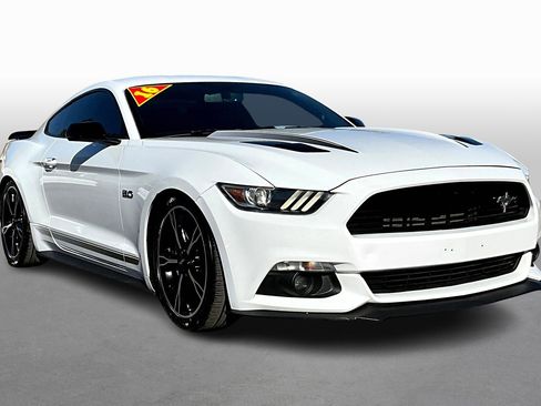 Used 2016 Ford Mustang GT Premium w/ Equipment Group 401A image 10