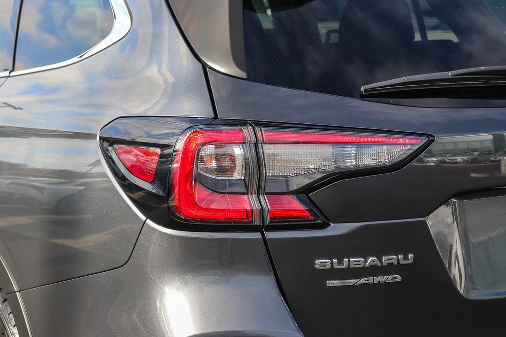 Certified 2022 Subaru Outback Touring XT AWD/4WD image 9
