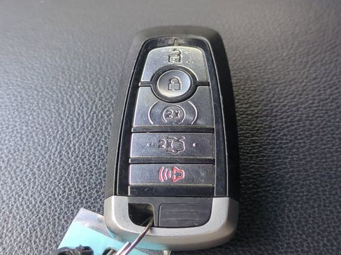 Used 2018 Ford Explorer Limited image 32