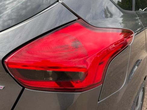 Used 2018 Ford Focus ST w/ Equipment Group 401A FWD image 13