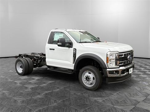 New 2026 Ford F550 4x4 Regular Cab Super Duty w/ XL Chrome Package image 7