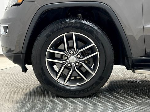 Used 2018 Jeep Grand Cherokee Limited w/ Luxury Group II AWD/4WD image 38