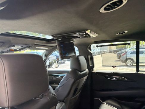 Used 2020 Cadillac Escalade Platinum RWD image 8