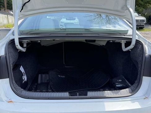 Used 2023 Volkswagen Jetta SE FWD image 7