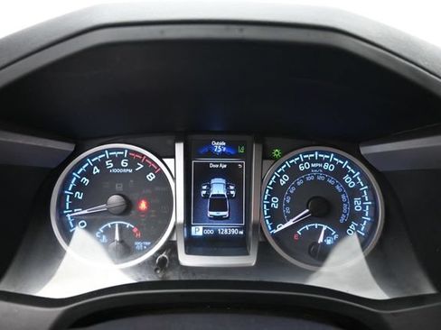 Used 2022 Toyota Tacoma SR5 w/ Technology Package AWD/4WD image 14