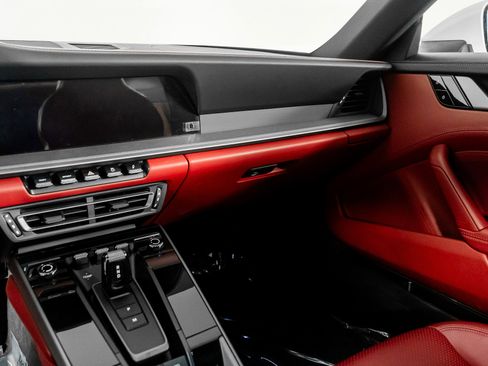 Used 2021 Porsche 911 Carrera 4S image 34