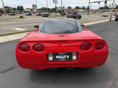 Used 2002 Chevrolet Corvette Coupe w/ Preferred Equipment Group2 RWD image 5