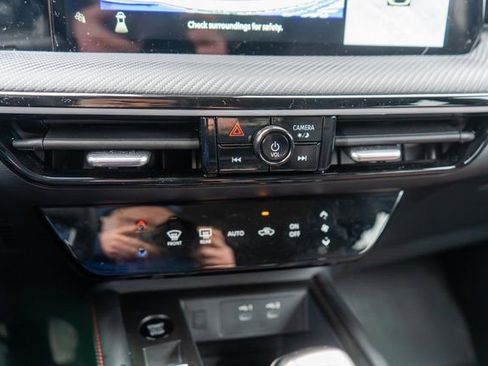 Certified 2025 Nissan Kicks SR AWD/4WD image 26