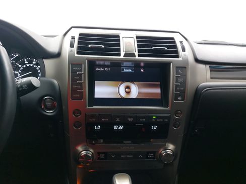 Used 2021 Lexus GX 460 Premium w/ Accessory Package AWD/4WD image 23