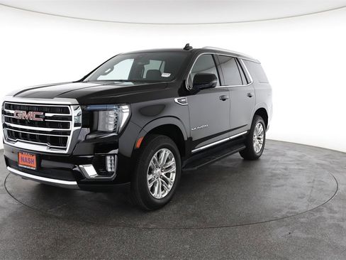 Used 2022 GMC Yukon SLT w/ SLT Premium Package image 5