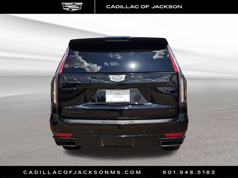 Used 2024 Cadillac Escalade ESV Sport Platinum w/ LPO, ONYX Package AWD/4WD image 4