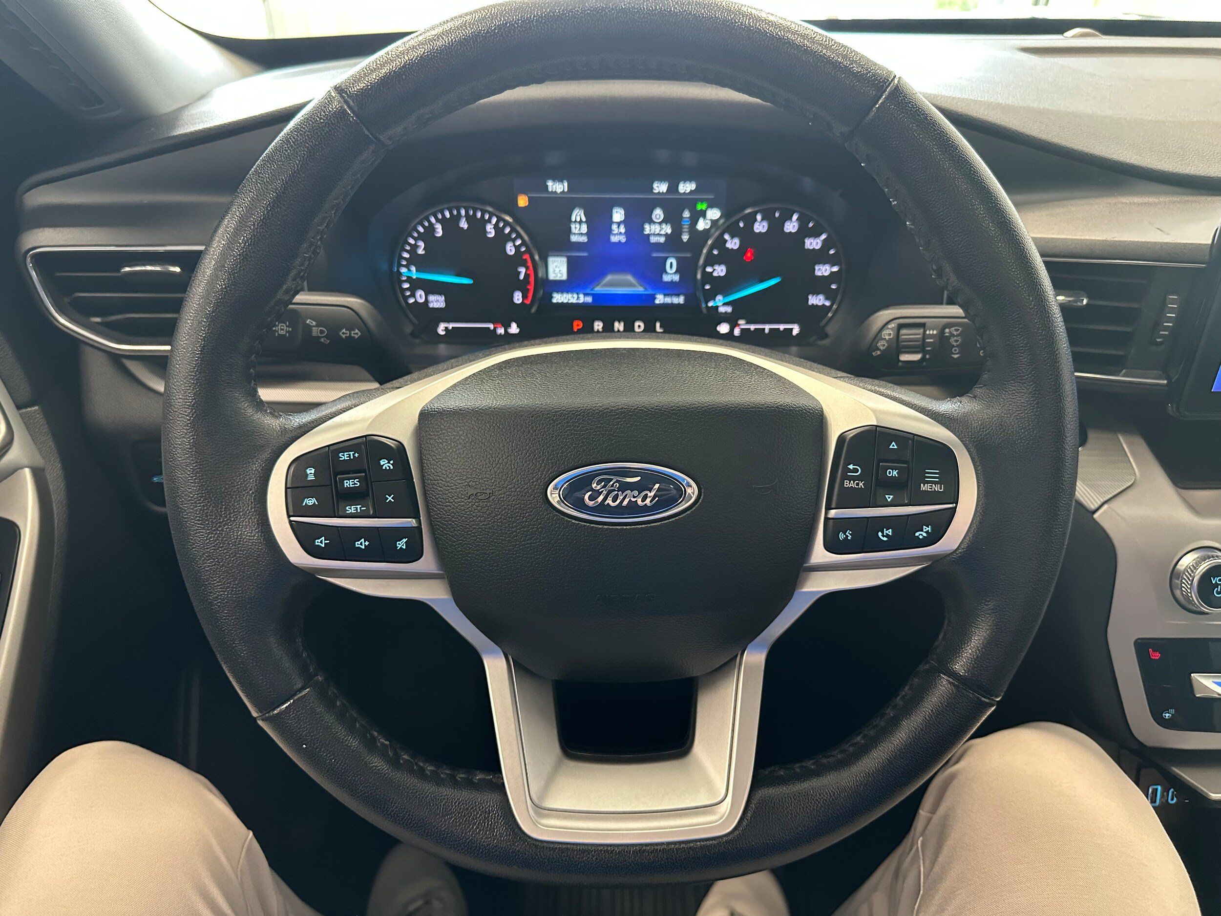 Used 2023 Ford Explorer XLT w/ Equipment Group 202A AWD/4WD image 23