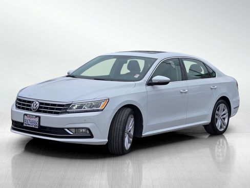 Used 2018 Volkswagen Passat 2.0T SE image 8