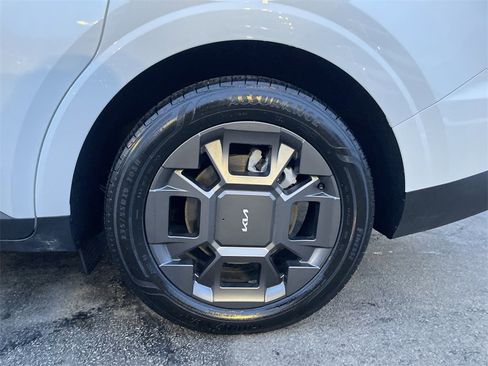 Used 2026 Kia Carnival SX image 10