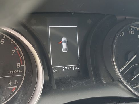 Used 2024 Toyota Camry SE FWD image 9