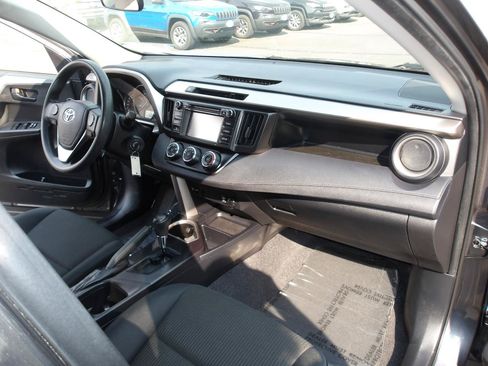 Used 2016 Toyota RAV4 LE AWD/4WD image 13