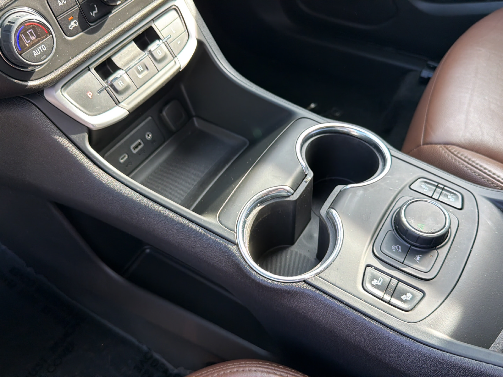 Used 2023 GMC Terrain SLE w/ Driver Convenience Package FWD image 27