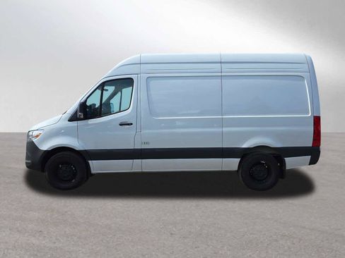 Used 2025 Mercedes-Benz Sprinter 2500 image 6