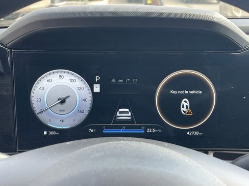 Used 2024 Hyundai Elantra SEL image 8