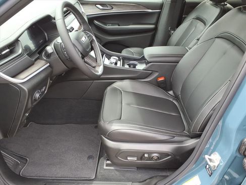 New 2026 Jeep Grand Cherokee Limited AWD/4WD image 12