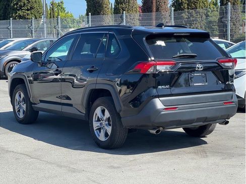 Used 2024 Toyota RAV4 XLE FWD image 6