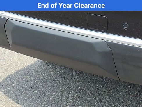 New 2025 Chevrolet Suburban LS image 31