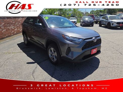 Used 2023 Toyota RAV4 LE AWD/4WD image 4
