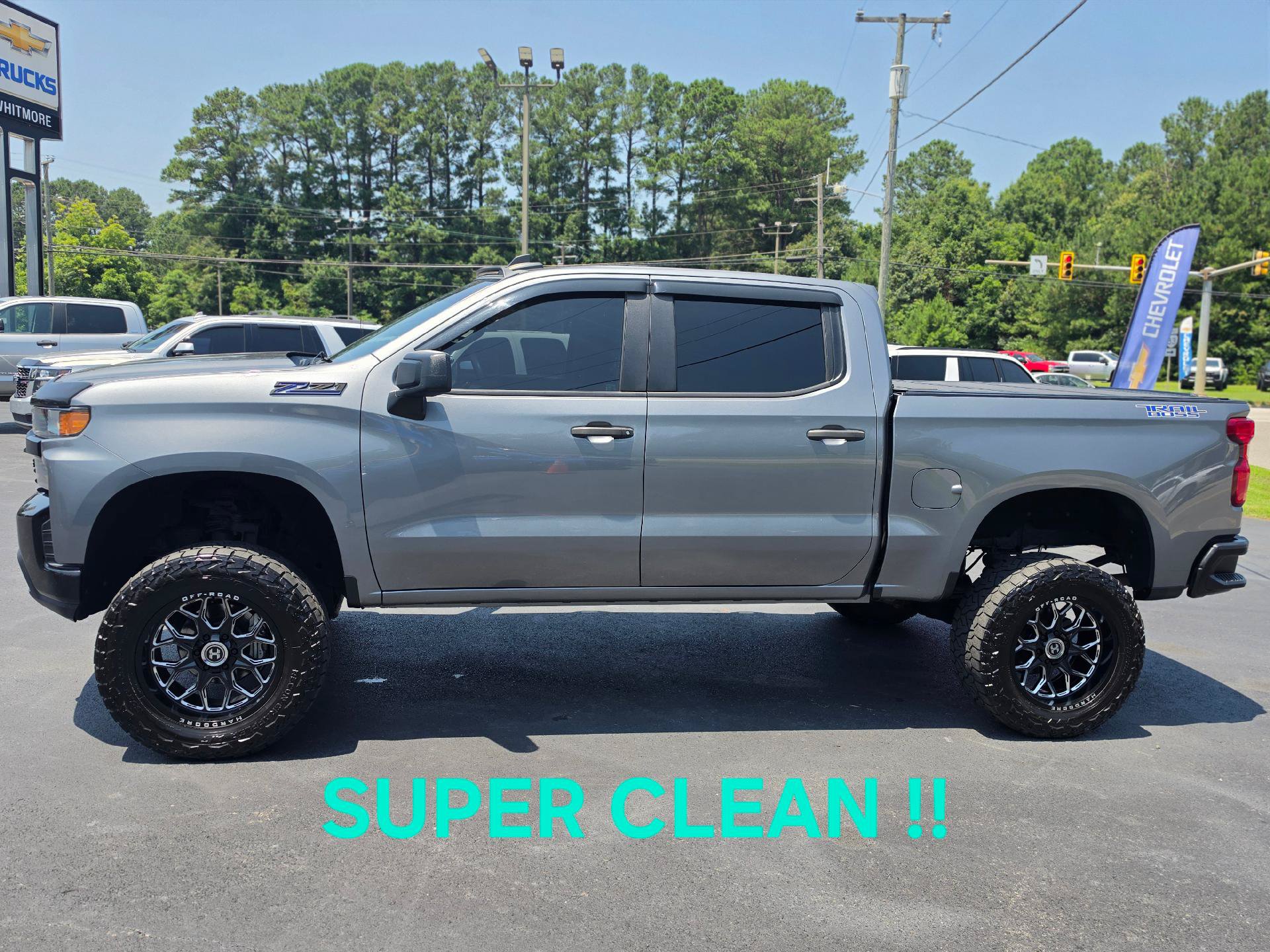 Used 2020 Chevrolet Silverado 1500 Custom Trail Boss w/ Custom Convenience Package AWD/4WD image 2