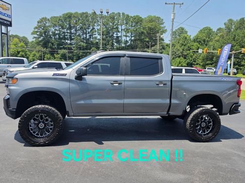 Used 2020 Chevrolet Silverado 1500 Custom Trail Boss w/ Custom Convenience Package AWD/4WD image 2