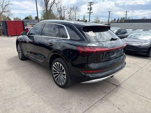 Used 2019 Audi e-tron Prestige w/ Prestige Package AWD/4WD image 3