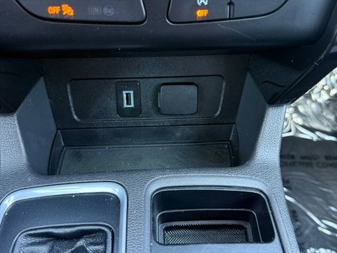 Used 2018 Ford Escape SE w/ SE Sport Appearance Package AWD/4WD image 35