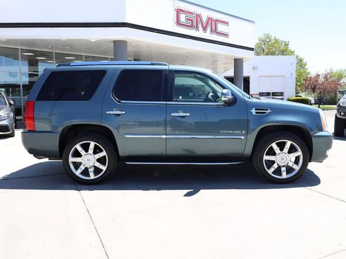 Used 2008 Cadillac Escalade AWD image 7