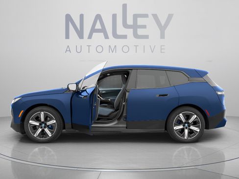 Used 2023 BMW iX xDrive50 w/ Premium Package AWD/4WD image 3