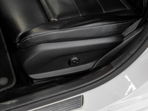 Used 2018 Mercedes-Benz C 300 Sedan image 32