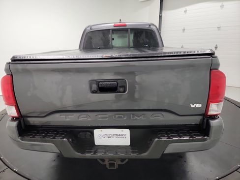 Used 2016 Toyota Tacoma TRD Sport w/ Towing Package image 8