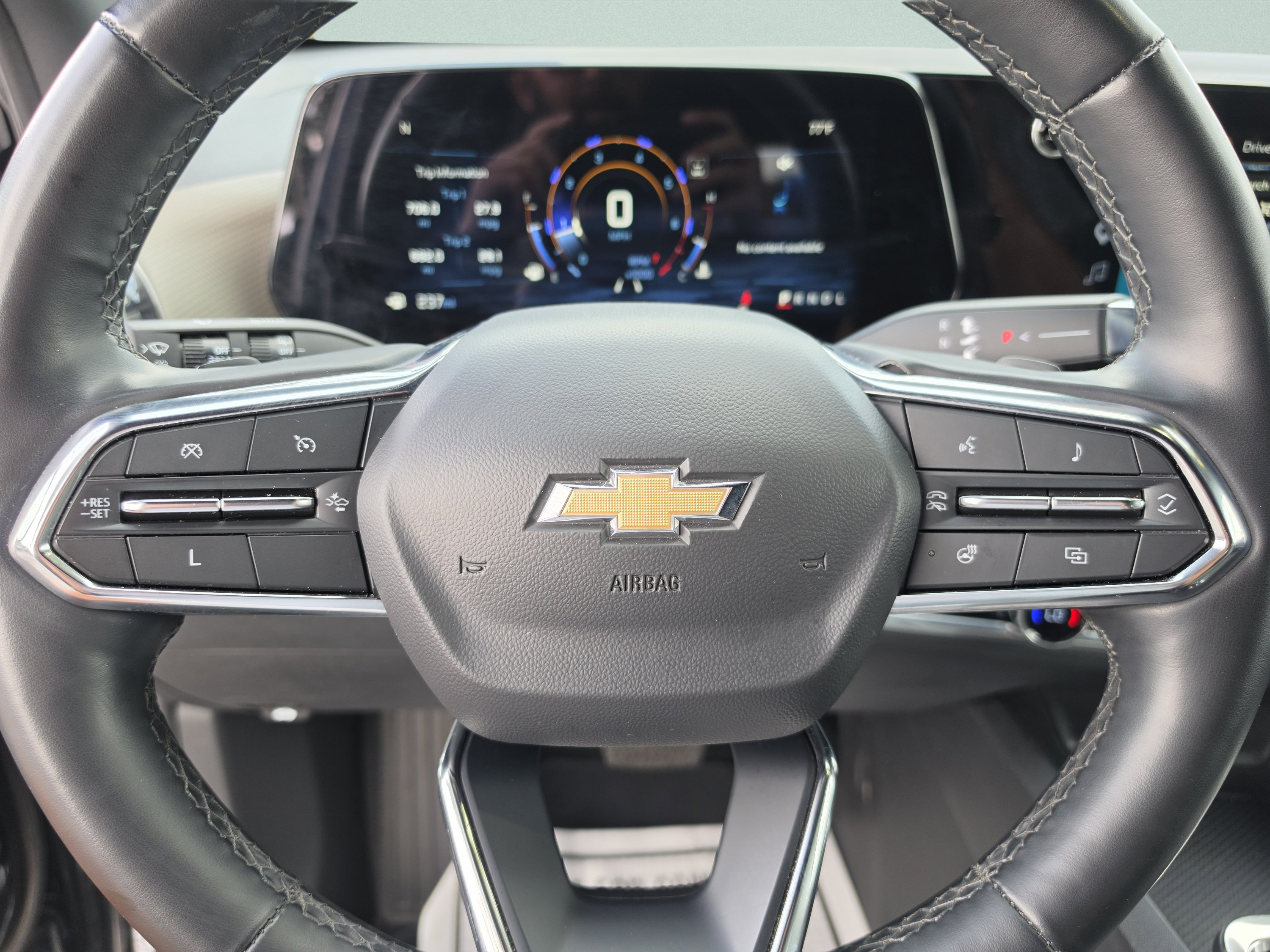 Used 2025 Chevrolet Equinox LT w/ Convenience Package II FWD image 36