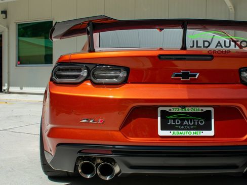 Used 2022 Chevrolet Camaro ZL1 RWD image 37