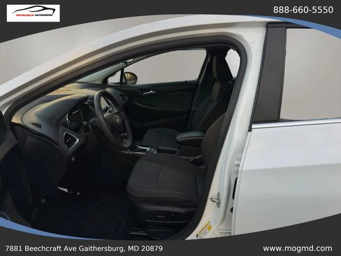 Used 2019 Chevrolet Cruze LT w/ Convenience Package FWD image 15