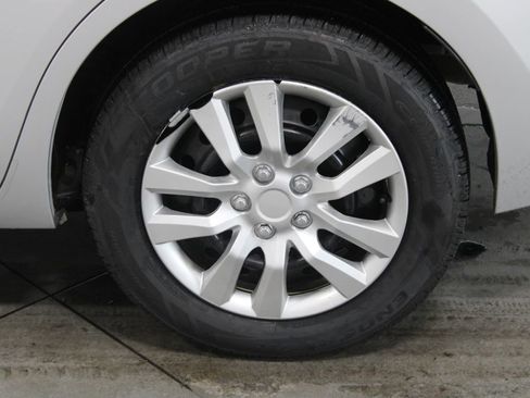 Used 2016 Toyota Corolla LE image 14