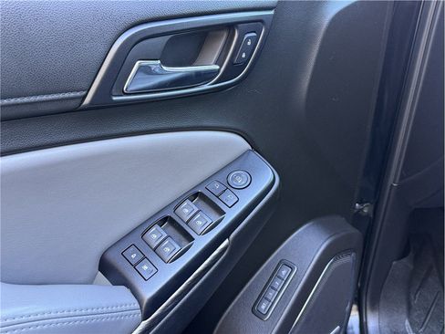 Used 2018 Chevrolet Suburban LT AWD/4WD image 28