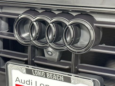 Used 2022 Audi Q8 Premium Plus w/ Premium Plus Package image 15