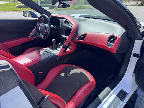 Used 2016 Chevrolet Corvette Z06 w/ 3LZ Preferred Equipment Group image 14