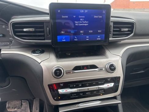 Used 2020 Ford Explorer XLT w/ Equipment Group 202A image 6