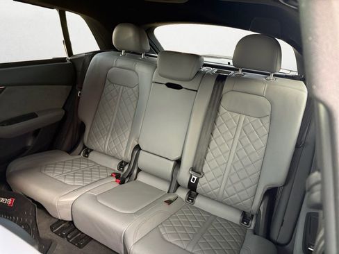 Used 2021 Audi SQ8 Prestige image 15