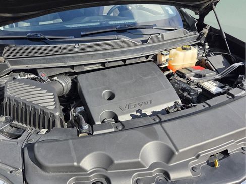Used 2018 Chevrolet Traverse LT FWD image 21