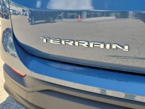 Used 2024 GMC Terrain SLE AWD/4WD image 7