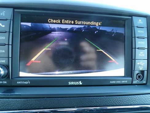 Used 2018 Dodge Grand Caravan SXT w/ Rear Park Assist Package image 24