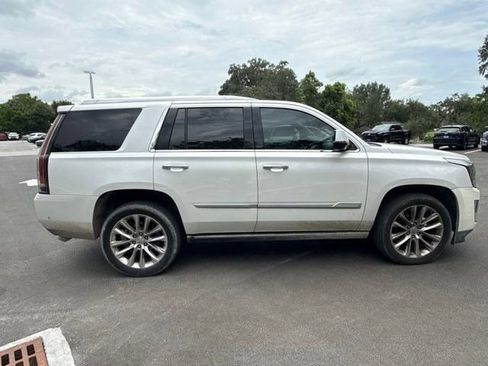 Used 2019 Cadillac Escalade Premium Luxury AWD/4WD image 6
